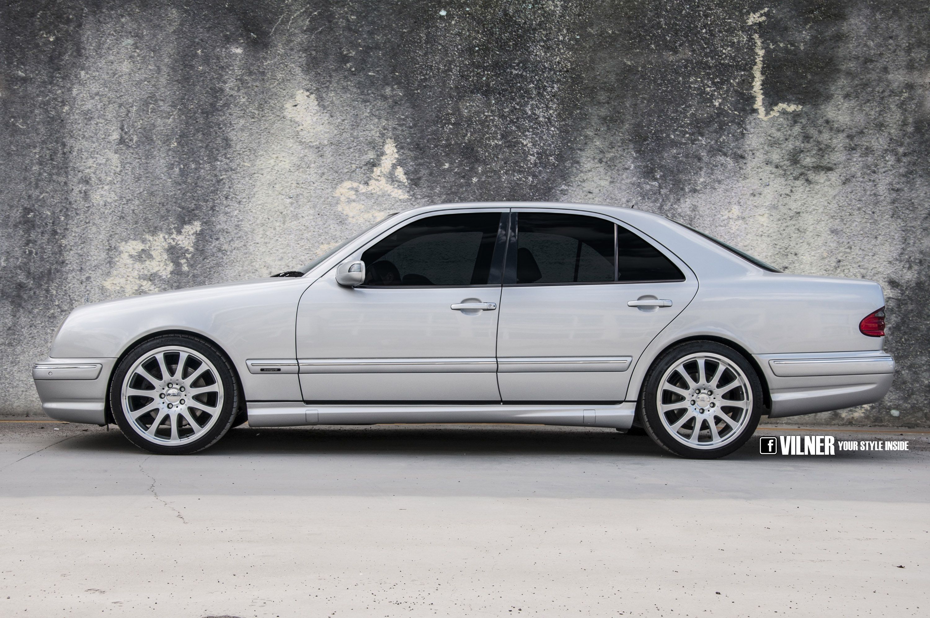 Треть 210. W210 e55 4matic. W210 e55 AMG. E55 AMG w210 диски. Е55 AMG.